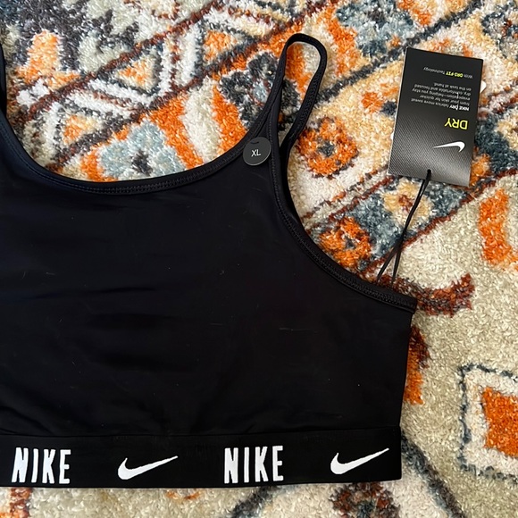 New Junior Girls Nike Trophy Sports Bra - Picture 2 of 6
